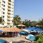 Flats Proximo Ao Shopping Singapura - Pode Descer Com Bebidas Para O Park Aquatico 1405