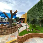 Flats Proximo Ao Shopping Singapura - Pode Descer Com Bebidas Para O Park Aquatico 1405