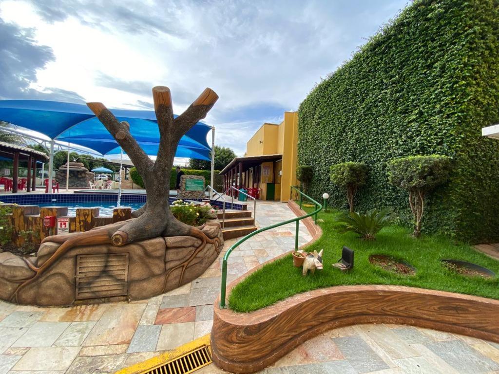 Apartamento Flats Proximo Ao Shopping Singapura - Pode Descer Com Bebidas Para O Park Aquatico 1405 *